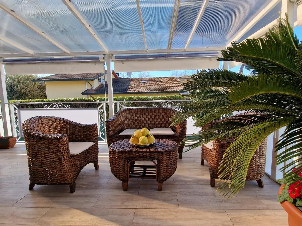 Tra Forte Dei Marmi E Marina Di Massa - Il Melograno Exterior foto